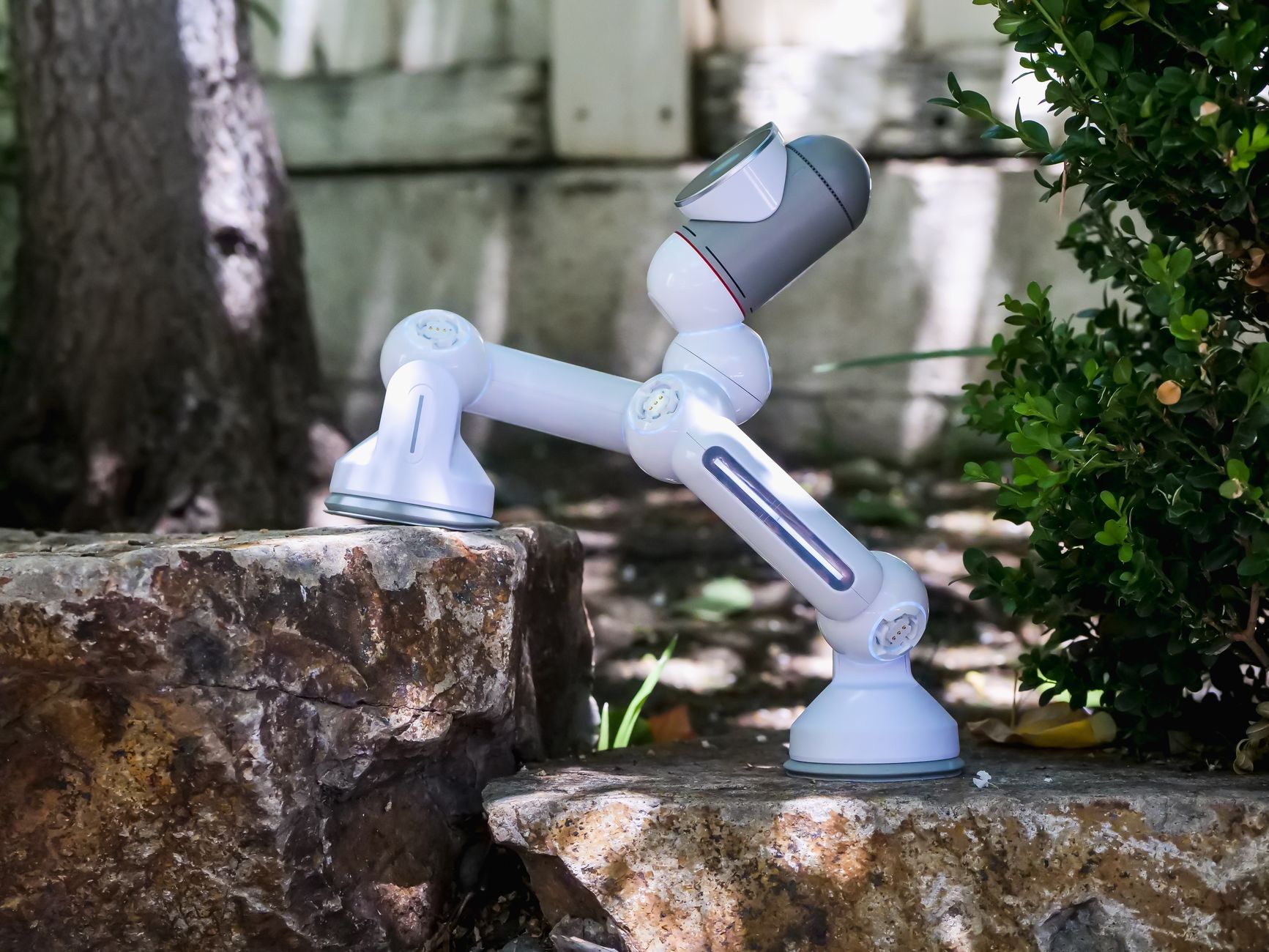 jaki robot koszący do nierównego terenu wybrać jaki robot koszący do nierównego terenu wybrać — Jaki robot koszący do nierównego terenu wybrać? Wysokość koszenia, czujniki i mapa ogrodu